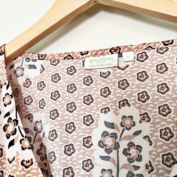 Spartina 449 Colette Stretch Blouse Shirt Tan Cream Floral Tie Waist Size L NWOT - Picture 2 of 4